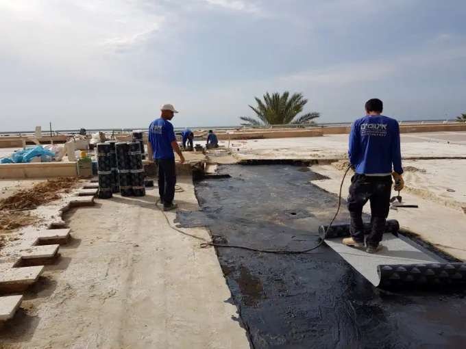 איטום בהזרקה - הזרקת פוליאורתן לסדקים פעילים בחניון